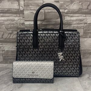 Michael Kors Laila Medium Satchel Black/Silver Metallic & Wallet